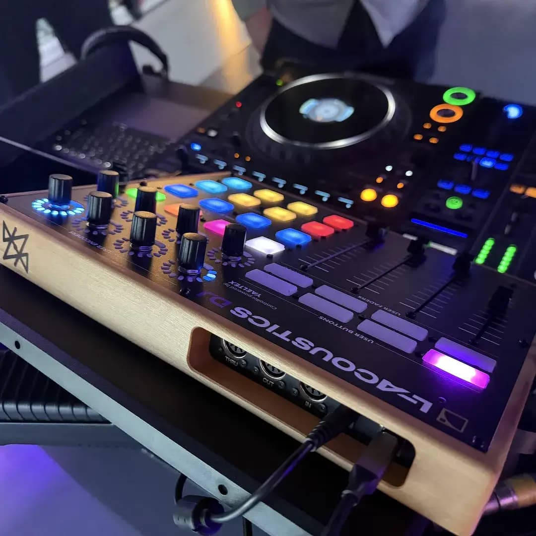 Revolution auf der Bühne – das neue L-Acoustics DJ